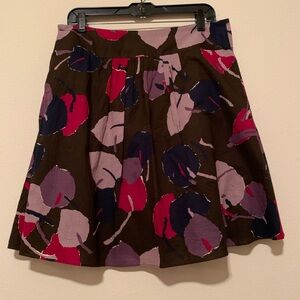 Brown Above-Knee Skirt w/t Floral Pattern